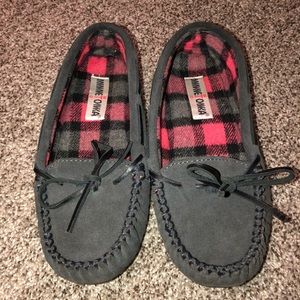 MinneTonka moccasins